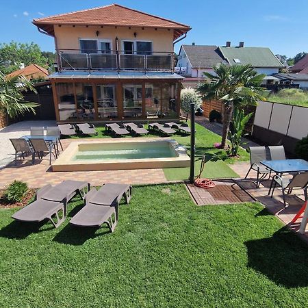 Napsugar Villa B Siofok Bagian luar foto