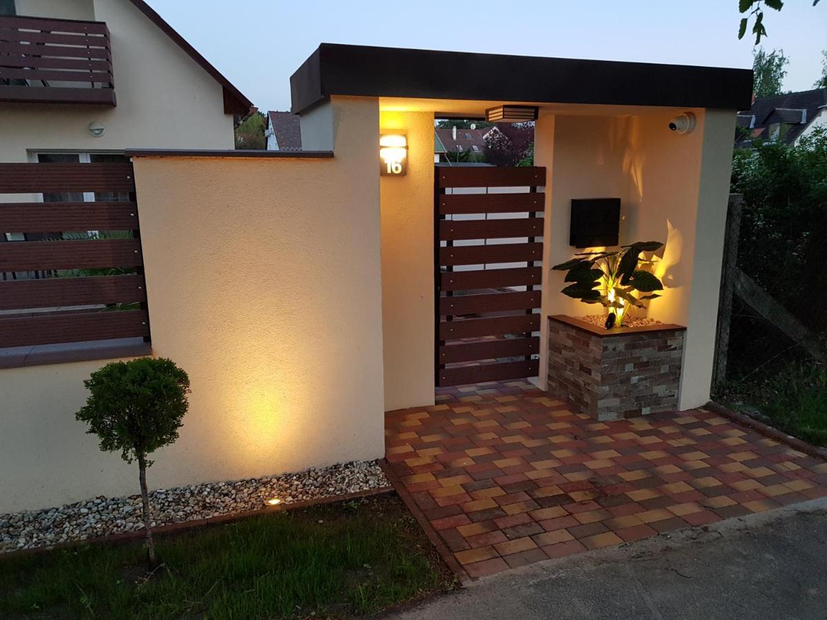 Napsugar Villa B Siofok Bagian luar foto