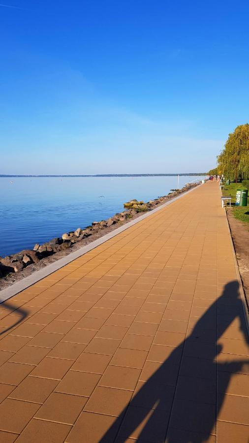 Napsugar Villa B Siofok Bagian luar foto