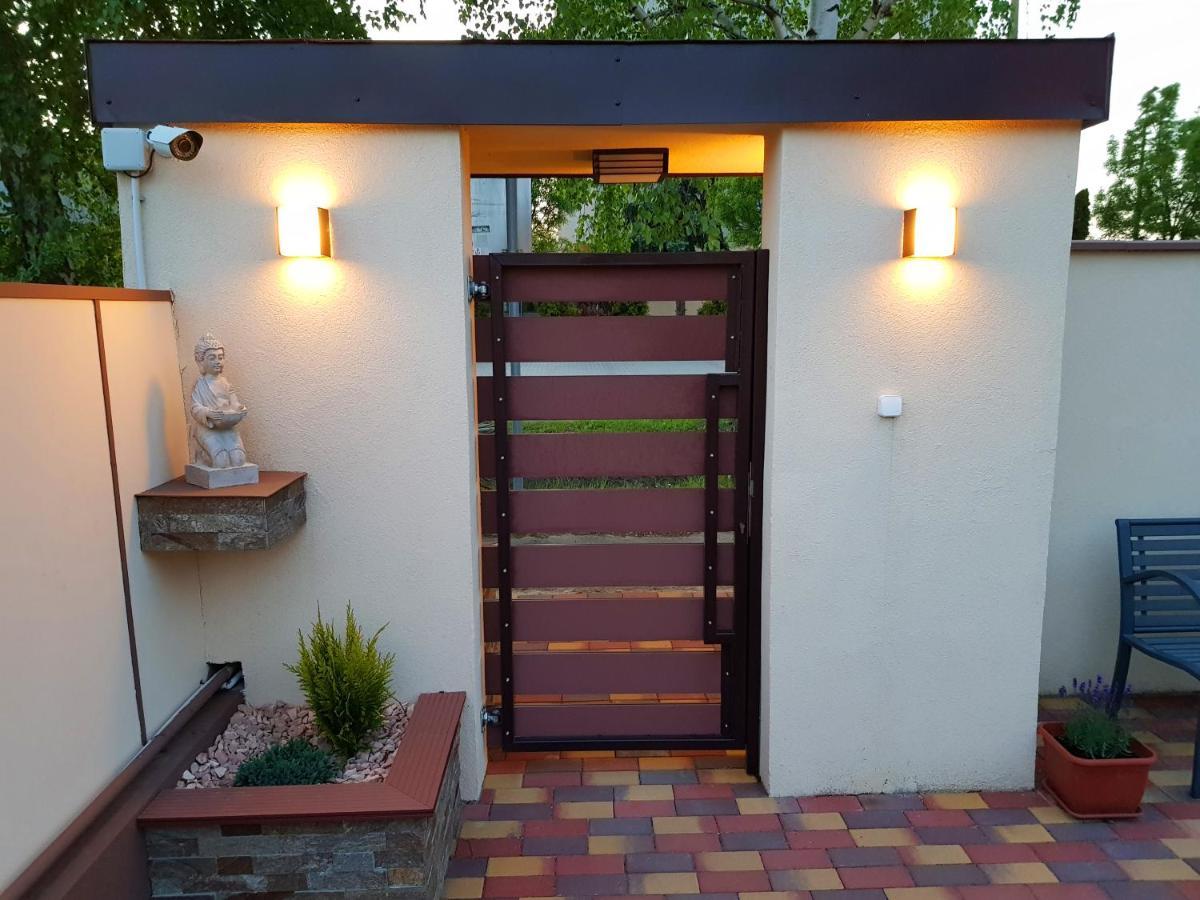Napsugar Villa B Siofok Bagian luar foto