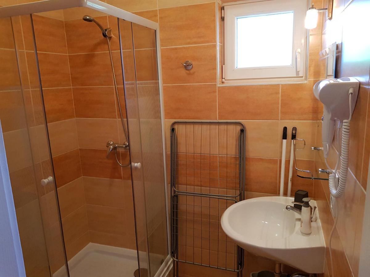 Napsugar Villa B Siofok Bagian luar foto