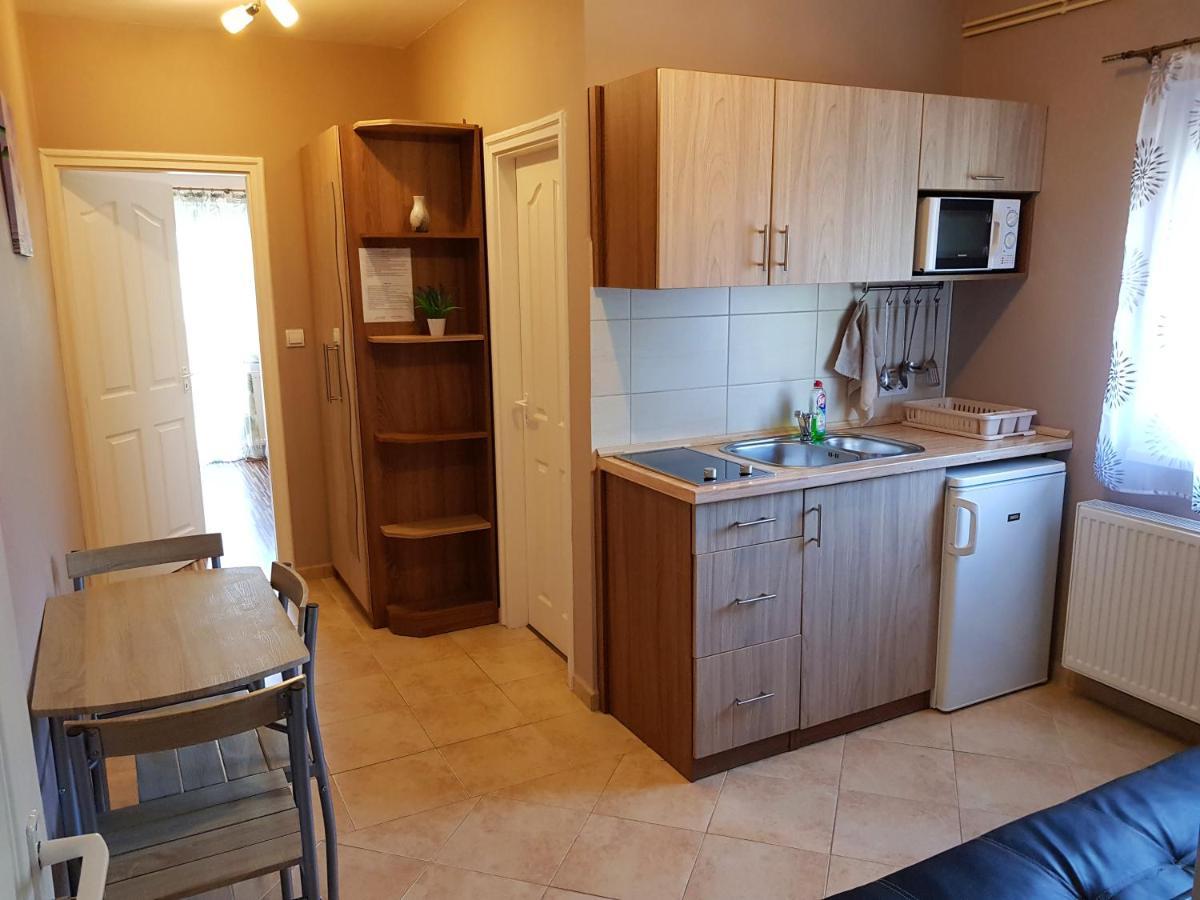 Napsugar Villa B Siofok Bagian luar foto